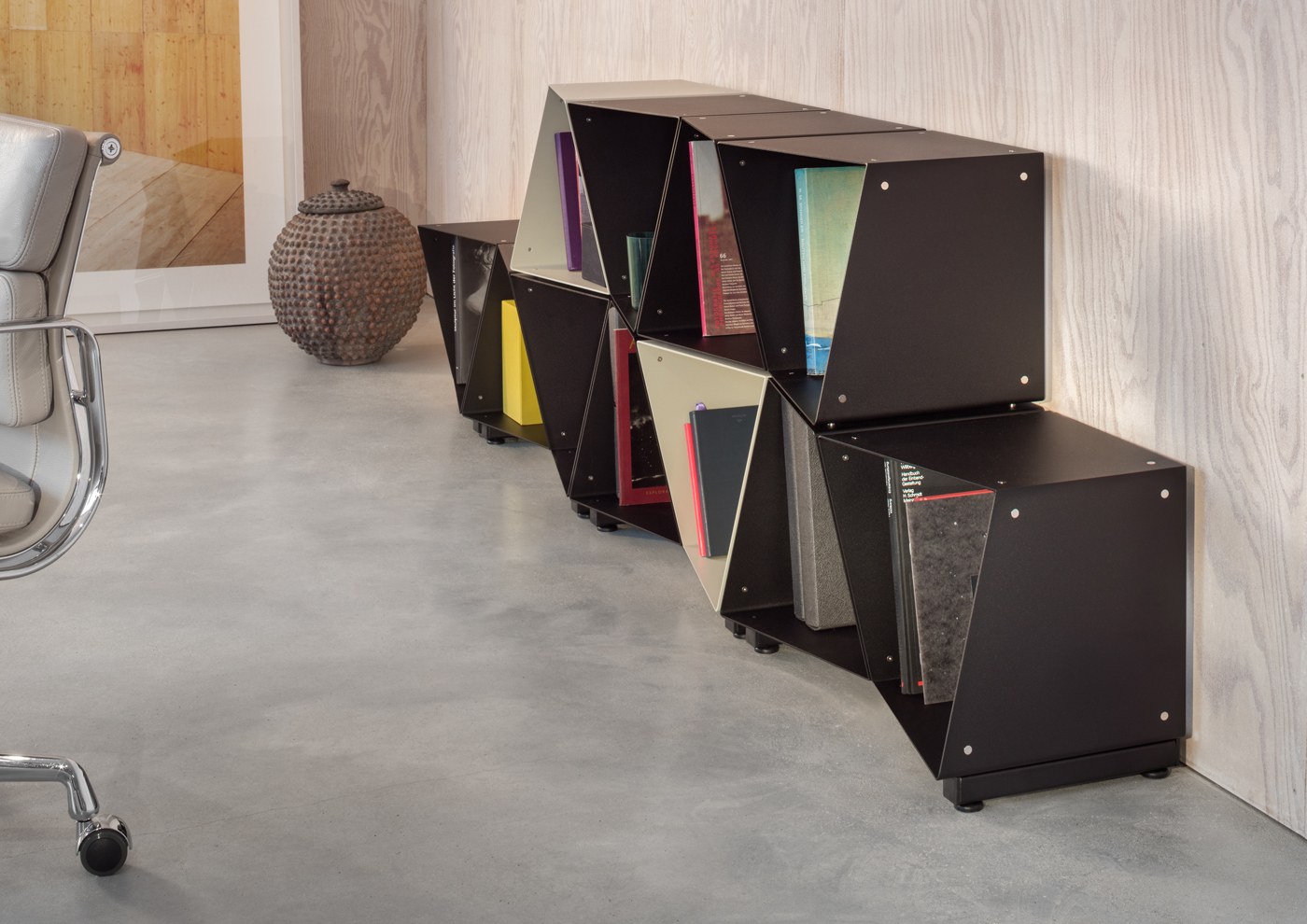 Ambient3 - Iron Hive - Modular shelving system - Davide Mezzasalma - Furniture design - Berlin